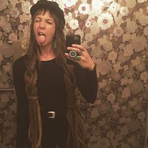 Meet your Posher, Mara